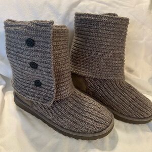 Ugg Classic Cardy II Gray Knit Boots size 7